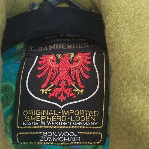 Vintage 1960s Dark Chartreuse Wool Coat Size Medium. - Picture 14 of 15